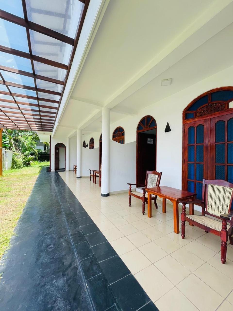 White Horse Hotel Hikkaduwa Kültér fotó