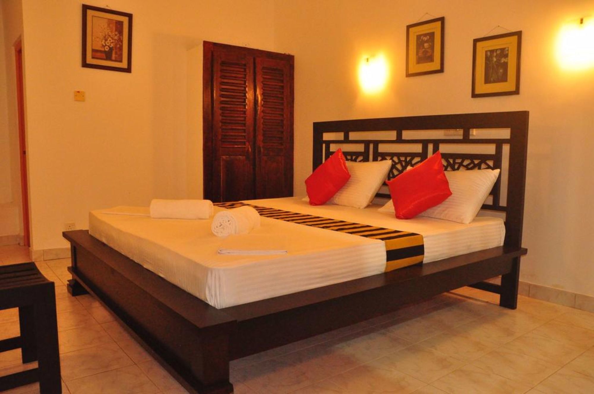 White Horse Hotel Hikkaduwa Kültér fotó