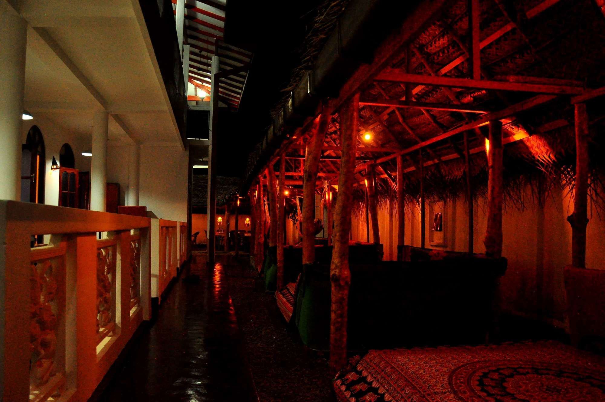 White Horse Hotel Hikkaduwa Kültér fotó
